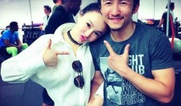 邹市明炒菜爆料视频播放,揭秘拳王厨房秘籍