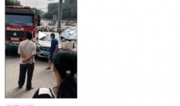 网友爆料私家车视频播放,惊险瞬间引发网友热议